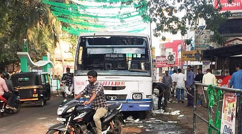 'നാട്ടുകാര്‍ക്ക് വേണ്ടി ഒന്നും ചെയ്യരുത്; വീട്ടുകാര്‍ക്ക് വേണ്ടി ജീവിക്കുക'