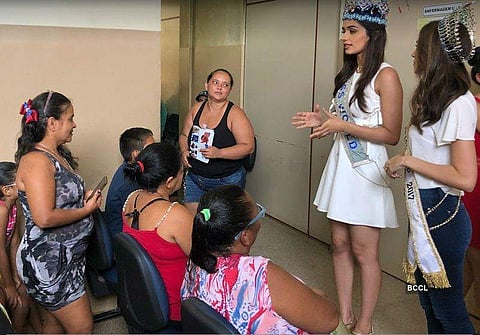 കുഷ്ഠരോഗികള്‍ക്ക് സാന്ത്വനസ്പര്‍ശവുമായി ലോകസുന്ദരി മാനുഷി ഛില്ലര്‍ 