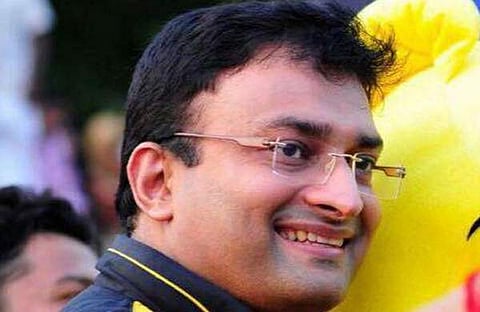 'അപ്രിയമായ ശരികള്‍ ചെയ്യുമ്പോള്‍ ചൊറിയപ്പെടാനും, ഇടംകാലുകൊണ്ട് തൊഴിച്ച് സ്ഥലം മാറ്റപ്പെടാനും ഒരാപ്പീസര്‍ വേണം' ; വ്യത്യസ്ത ആശംസയുമായി പ്രശാന്ത് നായര്‍