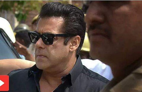 സല്‍മാന് പിഴ വെറും 10000; എന്നാല്‍ ബോളിവുഡിന്റെ നഷ്ടം ചെറുതല്ല 