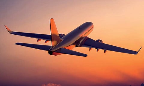 എന്‍ജിന്‍ തകരാര്‍: വിമാനം ഡല്‍ഹിയില്‍ അടിയന്തരമായി ഇറക്കി