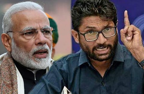 മോദിക്കെതിരെ കസേര എറിയണം : പ്രധാനമന്ത്രിയുടെ യോഗം അലങ്കോലമാക്കാന്‍ മേവാനിയുടെ ആഹ്വാനം ( വീഡിയോ )