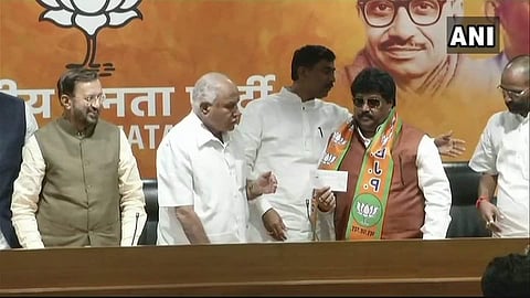 കര്‍ണാടകയില്‍ 6 തവണ കോണ്‍ഗ്രസ് ടിക്കറ്റില്‍ എംഎല്‍എയായ ആള്‍ ബിജെപിയില്‍ ചേര്‍ന്നു