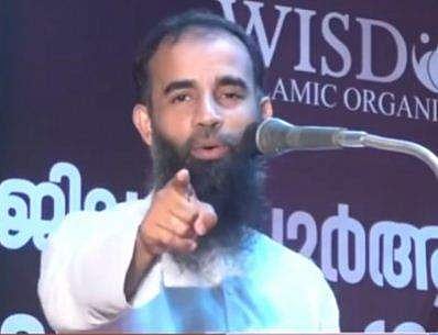 പെണ്ണ് വെറും പെണ്ണ്: ജോലിക്ക് പോകുന്ന സ്ത്രീകള്‍ക്ക് അവിഹിതം: സ്ത്രീകളെ മോശമായി ചിത്രീകരിച്ച് മുജാഹിദ് ബാലുശേരിയുടെ പ്രസംഗം