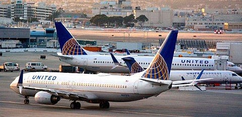 രൂക്ഷഗന്ധമെന്ന് വെള്ളക്കാരന്റെ പരാതി; യുവതിയേയും മക്കളേയും വിമാനത്തില്‍ നിന്ന് ഇറക്കിവിട്ടു