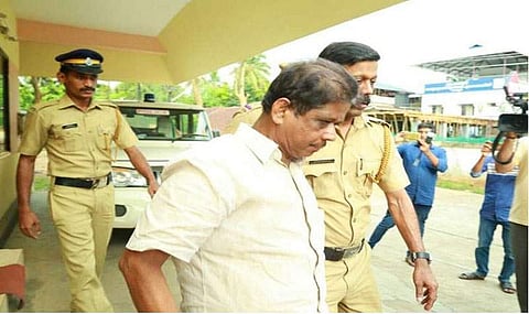 തീയേറ്റര്‍ പീഡനം; വീണ്ടും പ്രതിക്ക് കൂട്ടുനിന്ന് പൊലീസ്; ചുമത്തിയത് പോക്‌സോ ആക്ടിലെ ദുര്‍ബല വകുപ്പുകള്‍ 