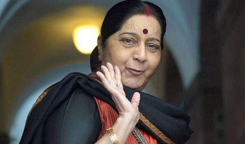 'ആന്ധ്രാ ഗവർണർ സുഷമയ്ക്ക് അഭിനന്ദനങ്ങൾ', ട്വീറ്റ് മുക്കി കേന്ദ്രമന്ത്രി ഹര്‍ഷ വര്‍ധന്‍; ഒടുവിൽ വിശദീകരണവുമായി സുഷമ സ്വരാജ് 