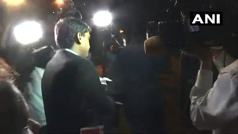 സുപ്രീം കോടതിക്ക് പുറത്ത് വാക്കേറ്റം; കോണ്‍ഗ്രസിന്റെ ഹര്‍ജി സമര്‍പ്പിക്കാനെത്തിയ അഭിഭാഷകരും സുരക്ഷാ ഉദ്യോഗസ്ഥരും തമ്മില്‍