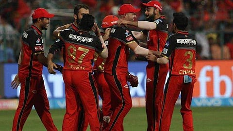 ഡിവില്ലിയേഴ്‌സ്- മോയിന്‍ കരുത്തില്‍ ഹൈദരാബാദ് വീണു; പ്ലേ ഓഫ് സാധ്യതകള്‍ നിലനിര്‍ത്തി ബാംഗ്ലൂര്‍