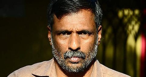 നിപ്പ വൈറസ്: വ്യാജ പ്രചരണങ്ങള്‍ അവസാനിക്കുന്നില്ല, വവ്വാല്‍ കടിച്ച മാങ്ങയാണ് തിന്നുന്നതെന്ന് കാണിച്ച് മോഹനന്‍ വൈദ്യര്‍