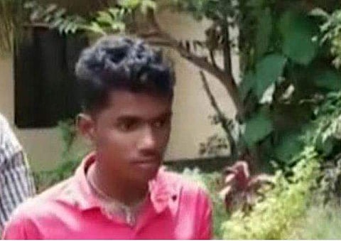 സ്വന്തം പീഡനവാര്‍ത്ത പത്രത്തില്‍ വായിച്ച യുവനടന്‍ ജയിലില്‍ ബോധം കെട്ടുവീണു 