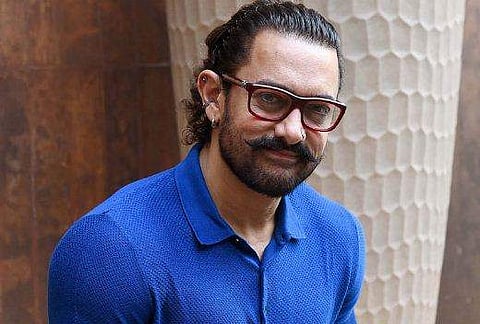 'ഗോതമ്പ് പൊതിയിൽ ഒളിപ്പിച്ച് പണം നൽകിയത് ഞാൻ അല്ല, ചിലപ്പോൾ റോബിൻ‍ഹുഡാകും'; പ്രതികരണവുമായി ആമിർ ഖാൻ