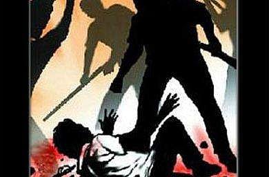 ഉയര്‍ന്ന ജാതിക്കാര്‍ക്കു മുന്നില്‍ കാലിന്മേല്‍ കാല്‍ കയറ്റിവെച്ച് ഇരുന്നു; രണ്ട് ദളിതരെ വെട്ടിക്കൊന്നു