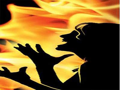 കൂട്ടബലാത്സംഗത്തിനിരയായ പെ​ണ്‍​കു​ട്ടി​യെ ജീവനോടെ കത്തിച്ച സംഭവം : 16 പേർ അറസ്റ്റിൽ