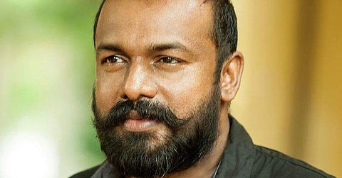 'സിനിമ കണ്ട് തീയെറ്ററിൽ നിന്ന് ഇറങ്ങി ഓടി'; അനുഭവം പറഞ്ഞ് എബ്രിഡ് ഷൈൻ