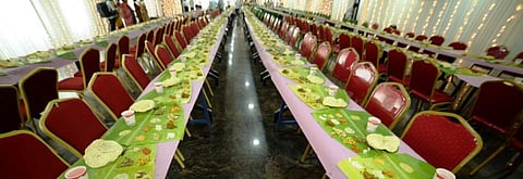 പാചകക്കാരൻ സദ്യയെത്തിച്ചില്ല ; വധുവിന്റെ മാതാപിതാക്കള്‍ ബോധരഹിതരായി