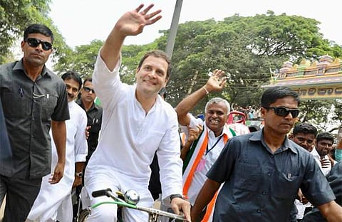 സൈക്കിളിലും കാളവണ്ടിയിലും രാഹുല്‍; ഒഴുകിയെത്തി ജനം; കര്‍ണാടക ഇളക്കിമറിച്ച് കോണ്‍ഗ്രസ് റോഡ് ഷോ