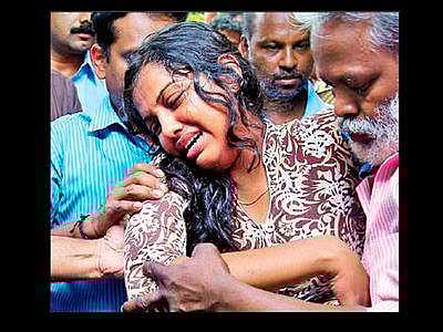  'ഓരോ വാഹനം കടന്നുവരുമ്പോഴും ഞാന്‍ പ്രതീക്ഷിച്ചു;ഞങ്ങള്‍ ദൂരെ എവിടെയെങ്കിലും പോയി ജീവിക്കുമായിരുന്നു'