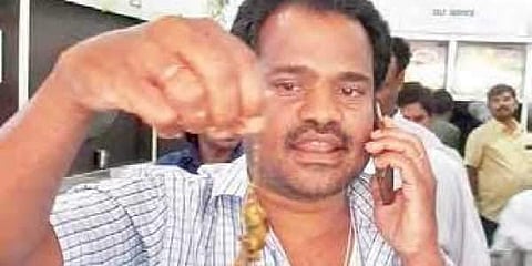 വഴുതനങ്ങ കറിയില്‍ നിന്ന് കിട്ടിയത് ചത്ത എലി: പ്രമുഖ ഹോട്ടലില്‍ നിന്ന് ഭക്ഷണം കഴിച്ച ദമ്പതികള്‍ ആശുപത്രിയില്‍