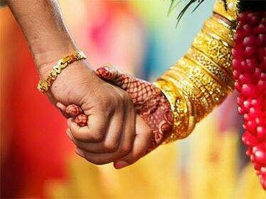 ഹെലികോപ്റ്ററില്‍ പറന്നെത്തി ഗുരുവായൂരില്‍ താലികെട്ട് 