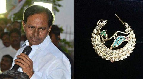 കനക ദുര്‍ഗ്ഗാദേവിക്ക് ആറുകോടിരൂപയുടെ മൂക്കുത്തി; വിവാദമൊഴിയാതെ തെലങ്കാന മുഖ്യമന്ത്രി ചന്ദ്രശേഖര റാവു