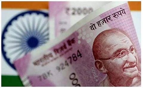 രൂപയുടെ മൂല്യം ചരിത്രത്തിലെ ഏറ്റവും കുറഞ്ഞ നിലയില്‍; ഡോളറിന് 69രൂപ മൂല്യം നേട്ടമാകുന്നത് പ്രവാസികള്‍ക്ക്  