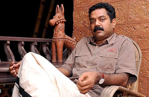 ആത്മരതിയുമായുള്ള ഒരെഴുത്തുകാരന്റെ സാംസ്‌കാരിക ഉടമ്പടികള്‍ 