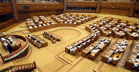 നിപ്പാ: അടിയന്തര പ്രമേയവുമായി പ്രതിപക്ഷം; ചര്‍ച്ചയ്ക്ക് തയ്യാറെന്ന് സര്‍ക്കാര്‍