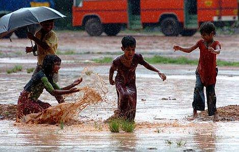'വെള്ളിയാഴ്ച അക്കൗണ്ടന്‍സി പരീക്ഷയാണ്, സാര്‍ ഒന്ന് കനിയണം'; ചങ്കല്ല വിദ്യാര്‍ത്ഥികളുടെ ചങ്കിടിപ്പാണ് ഇപ്പോള്‍ എറണാകുളം കളക്റ്റര്‍