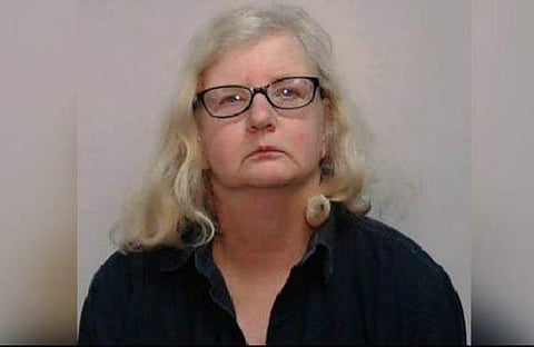 നിരന്തരം ബലാല്‍സംഗം ചെയ്ത പിതാവിനെ കൊന്ന് വീട്ടിലെ പൂന്തോട്ടത്തില്‍ കുഴിച്ചുമൂടി; മകള്‍ക്ക് ഒമ്പതു വര്‍ഷം തടവുശിക്ഷ