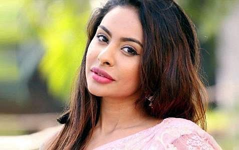 രാത്രിയില്‍ വീട്ടില്‍ കയറി വന്ന് ആക്രമിച്ചു, വധഭീഷണിയും; പരാതി നല്‍കി ശ്രീ റെഡ്ഡി 