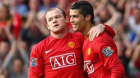 മെസിയോ ക്രിസ്റ്റ്യാനോയോ? കൂടെ കളിച്ചതെങ്കിലും ക്രിസ്റ്റ്യാനോയെ തള്ളാന്‍ റൂണിക്ക് മടിയില്ല