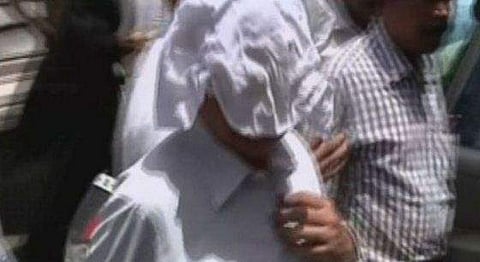 കൊച്ചിയിലെ ഈ ഉദ്യോഗസ്ഥന്‍ ഒന്നരവര്‍ഷത്തിനിടെ കൈക്കൂലിയായി വാങ്ങിയത് പത്തുകോടി