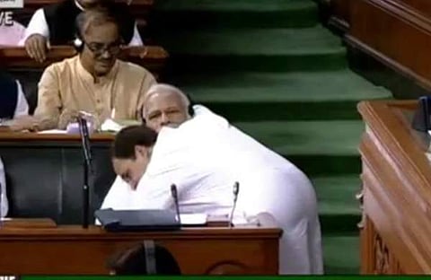 പപ്പുവെന്ന് വിളിച്ചോളൂ, വിദ്വേഷത്തിന്റെ ഒരു വാക്കുപോലും ഞാന്‍ പറയില്ല ; മോദിയെ ആശ്ലേഷിച്ച് രാഹുല്‍, സ്തബ്ധനായി പ്രധാനമന്ത്രി ( വീഡിയോ )