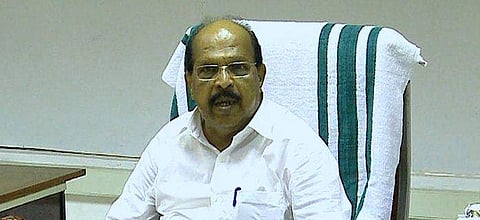 ദുരിതാശ്വാസത്തിന് ചട്ടങ്ങള്‍ നോക്കില്ല; മന്ത്രിമാര്‍ വൈകിയിട്ടില്ല; ആലപ്പുഴയില്‍ കാണാത്തത് എം.പിയെ: ജി സുധാകരന്‍