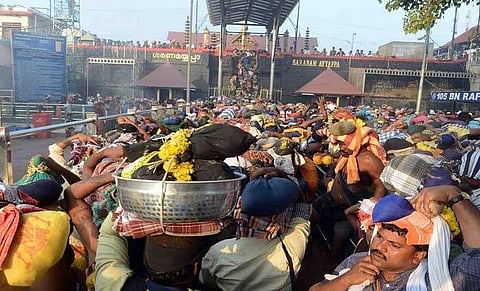 ശബരിമലയില്‍ പ്ലാസ്റ്റിക് നിരോധനം കര്‍ശനമാക്കും; ഇരുമുടിക്കെട്ട് അഴിച്ച് പരിശോധിക്കും