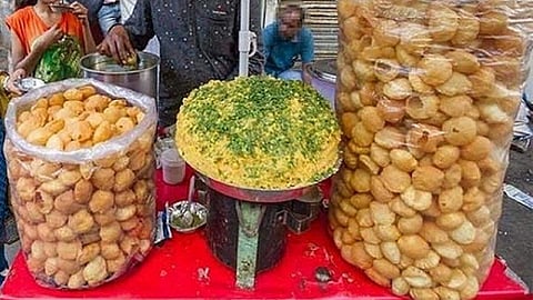 പാനിപുരി കഴിക്കുന്നവര്‍ക്ക് തിരിച്ചടി: മഴക്കാലം കഴിയുന്നതുവരെ പാനിപുരിക്ക് നിരോധനം