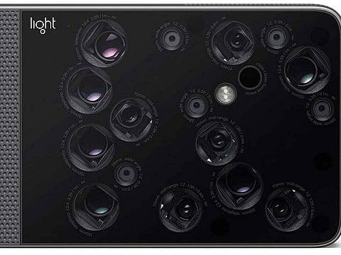 ഡ്യുവല്‍ ക്യാമറകളെ മറന്നേക്കൂ, വരുന്നൂ ഒന്‍പത് ക്യാമറയുള്ള ഫോണുകള്‍; 64 മെഗാ പിക്‌സലില്‍!