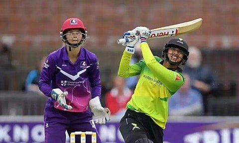 എത്ര സുന്ദരമാണ് മന്ദാനയുടെ ഷോട്ടുകള്‍, ലേഡി സൂപ്പര്‍ സ്റ്റാറിനെ വാഴ്ത്തി ക്രിക്കറ്റ് ലോകം