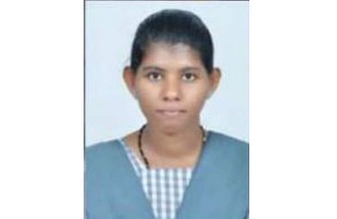 നിമിഷയുടെ മരണകാരണം കഴുത്തിലേറ്റ മുറിവ്;  ശ്വാസകോശം മുറിഞ്ഞു, കത്തിയിറങ്ങിയത് പതിനഞ്ച് സെന്റീമീറ്റര്‍ ആഴത്തില്‍