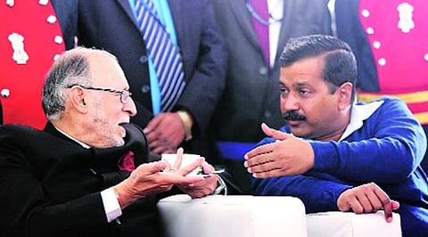 കേന്ദ്രത്തിന് തിരിച്ചടി ; അധികാരം തെരഞ്ഞെടുക്കപ്പെട്ട സര്‍ക്കാരിന് ; ലഫ്റ്റനന്റ് ഗവര്‍ണര്‍ പരമാധികാരിയല്ലെന്ന് സുപ്രീംകോടതി