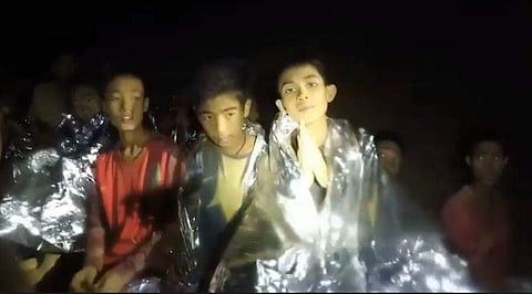 നിറഞ്ഞ ചിരിയുമായി അവര്‍ പറഞ്ഞു 'ഞങ്ങള്‍ നല്ല ആരോഗ്യവാന്മാരാണ്'; ലോകത്തിന് ആശ്വാസിക്കാം; ഗുഹയില്‍ അകപ്പെട്ടവരുടെ പുതിയ വീഡിയോ