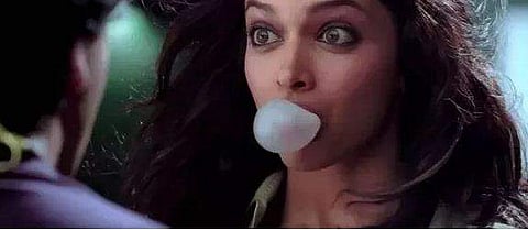 ചവച്ചു ചവച്ച് ബബ്ള്‍ഗം സെഞ്ചുറിയടിക്കാറായി