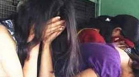 സെക്സ് റാക്കറ്റ് കേന്ദ്രത്തിൽ പൊലീസ് പരിശോധന; സിനിമാ നടിയെ രക്ഷപ്പെടുത്തി