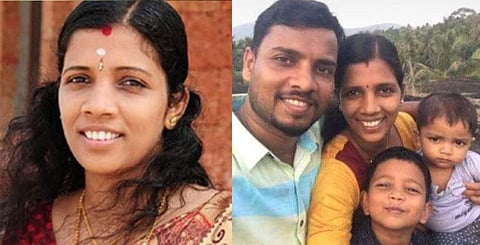 ലിനിയുടെ ആഗ്രഹം നിറവേറ്റാന്‍ അവര്‍ പറശ്ശിനിക്കടവിലെത്തി; സിദ്ധാര്‍ഥന് ചോറൂണ്‌