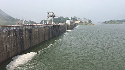 മലമ്പുഴ  അണക്കെട്ടിന്റെ ഷട്ടറുകള്‍ തുറന്നു; പുഴയില്‍ ഇറങ്ങുന്നതിനും സെല്‍ഫി എടുക്കുന്നതിനും വിലക്ക്