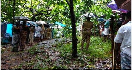 തൊടുപുഴ കൂട്ടക്കൊലയ്ക്ക് മന്ത്രവാദബന്ധം? കൃഷ്ണന്‍ വീട്ടില്‍ മന്ത്രവാദം നടത്തിയിരുന്നതായി സഹോദരന്‍, മൃതദേഹങ്ങളില്‍ മാരക മുറിവുകള്‍