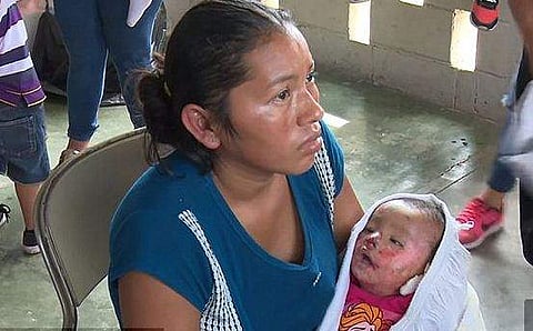 പളളിയില്‍ ശവസംസ്‌കാരത്തിനിടെ ഏഴുമാസമുള്ള കുഞ്ഞ് കണ്ണുതുറന്നു; കുഞ്ഞിനെയുമായി അമ്മ ആശുപത്രിയിലേക്ക് ഓടി