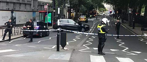 ബ്രിട്ടിഷ് പാര്‍ലമെന്റ് ഗേറ്റിലേക്കു കാര്‍ ഇടിച്ചു കയറ്റി, വന്‍ സുരക്ഷാ വീഴ്ച; ഭീകരാക്രമണമെന്നു സംശയം