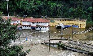 നിറപുത്തരിക്കായി ശബരിമല ഇന്ന് തുറക്കും ; പമ്പ ത്രിവേണി മുങ്ങി, തൽക്കാലം യാത്ര വേണ്ടെന്ന് ഭക്തരോട് ദേവസ്വം ബോർഡ്